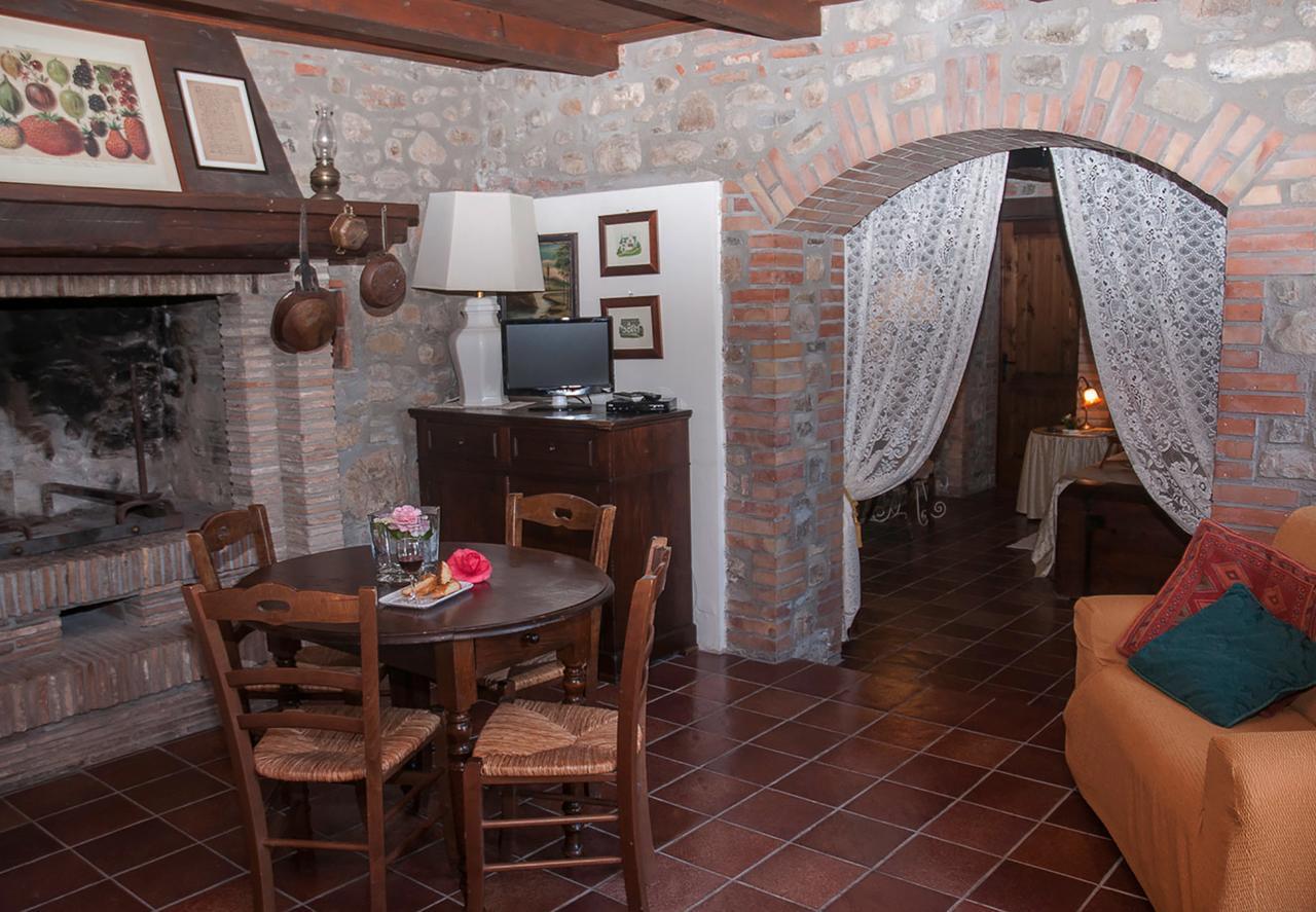 Il Poggiolo Di Parrano Guest House Exterior photo